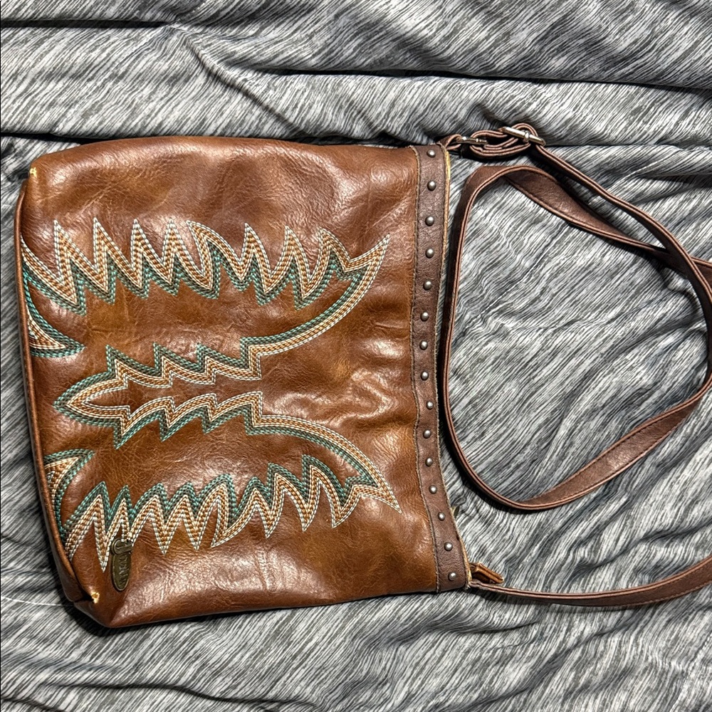 JUSTIN Brown concealed carry  Leather Embroidered Shoulder Bag